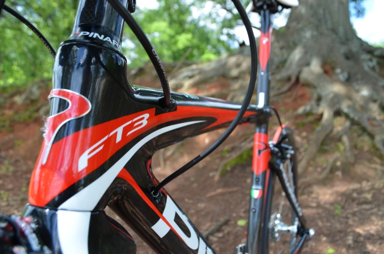 close up of a bike seat and its handle bar