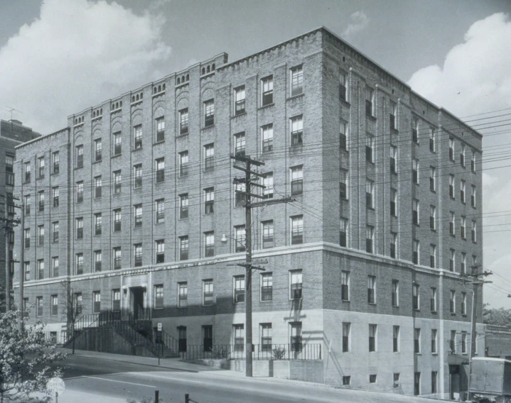 a building in the early 20th century is very tall