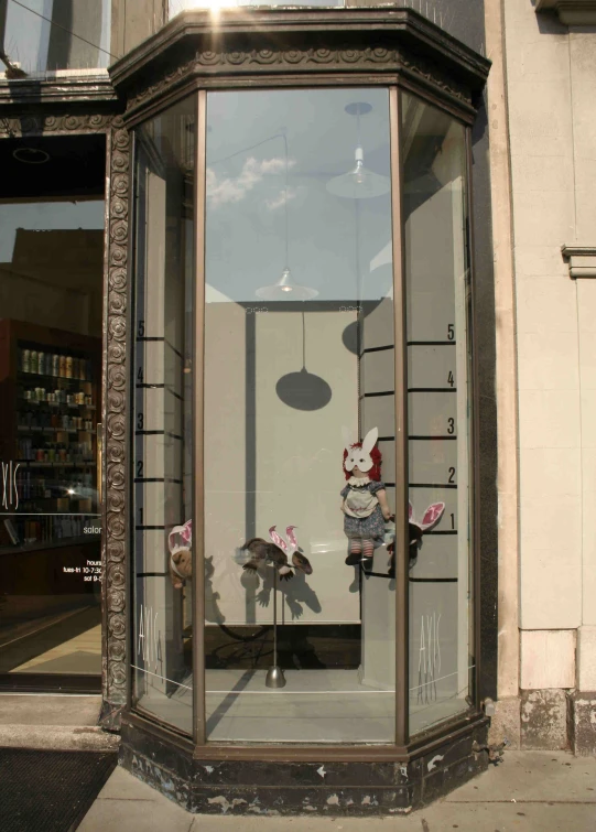 a small shop is decorated with teddy bears