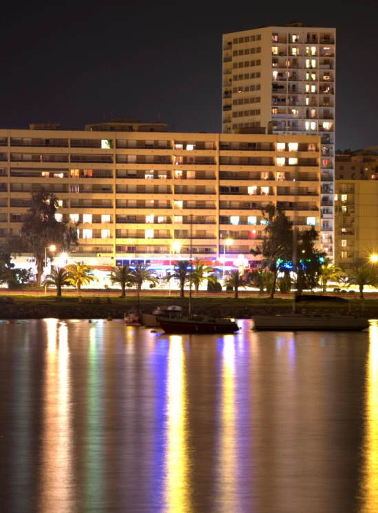 a long exposure po of the city at night