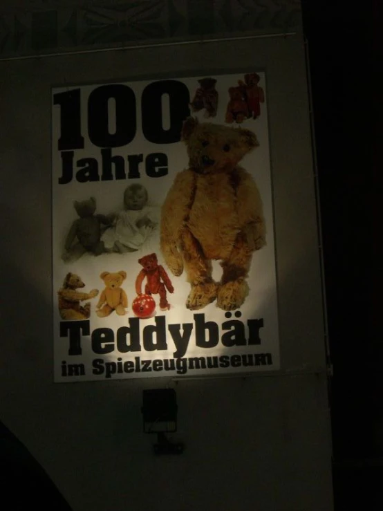 the sign of teddy bear's business on a building in german