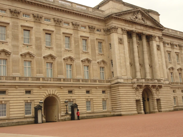 a large building has many windows and doors