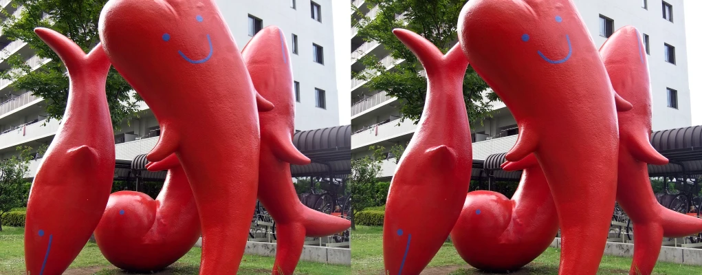 giant balloons form an ocean and are posed in the shape of animals