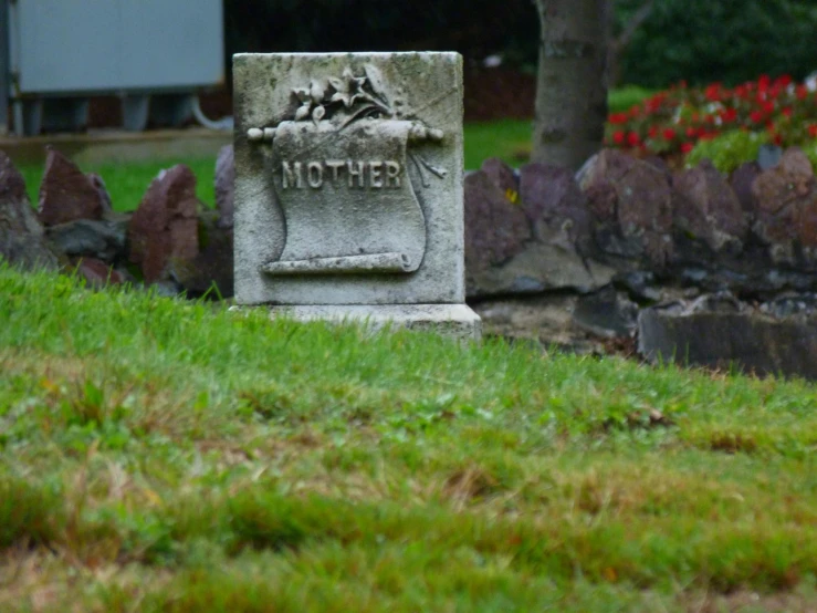 an image of a mother sign on the side of a road