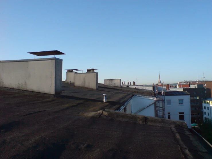 an overview of the rooftop of a large building