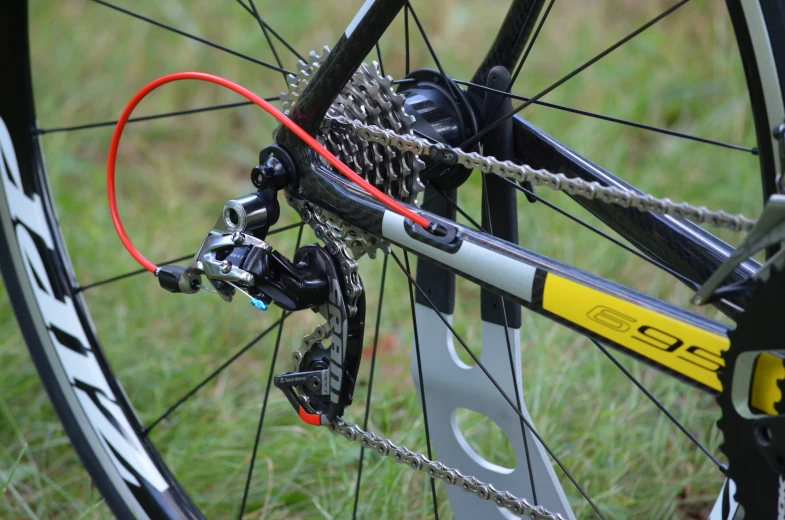 close up of bike gears with chain