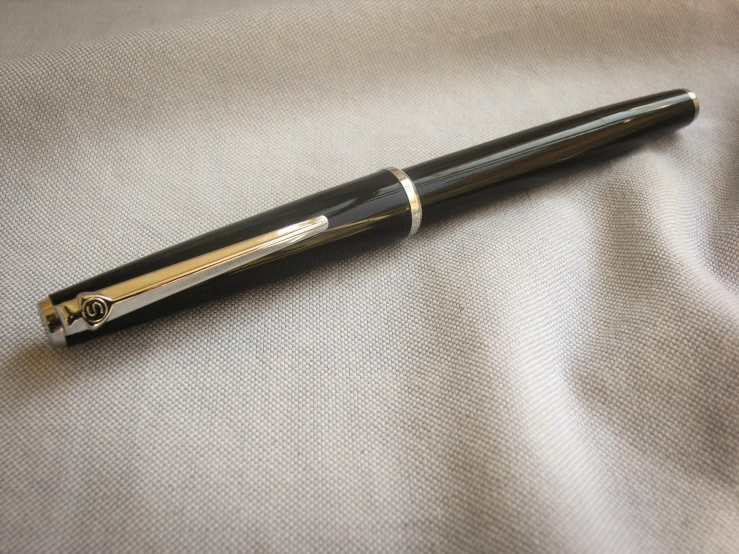 the large fountain pen has been replaced with new metal