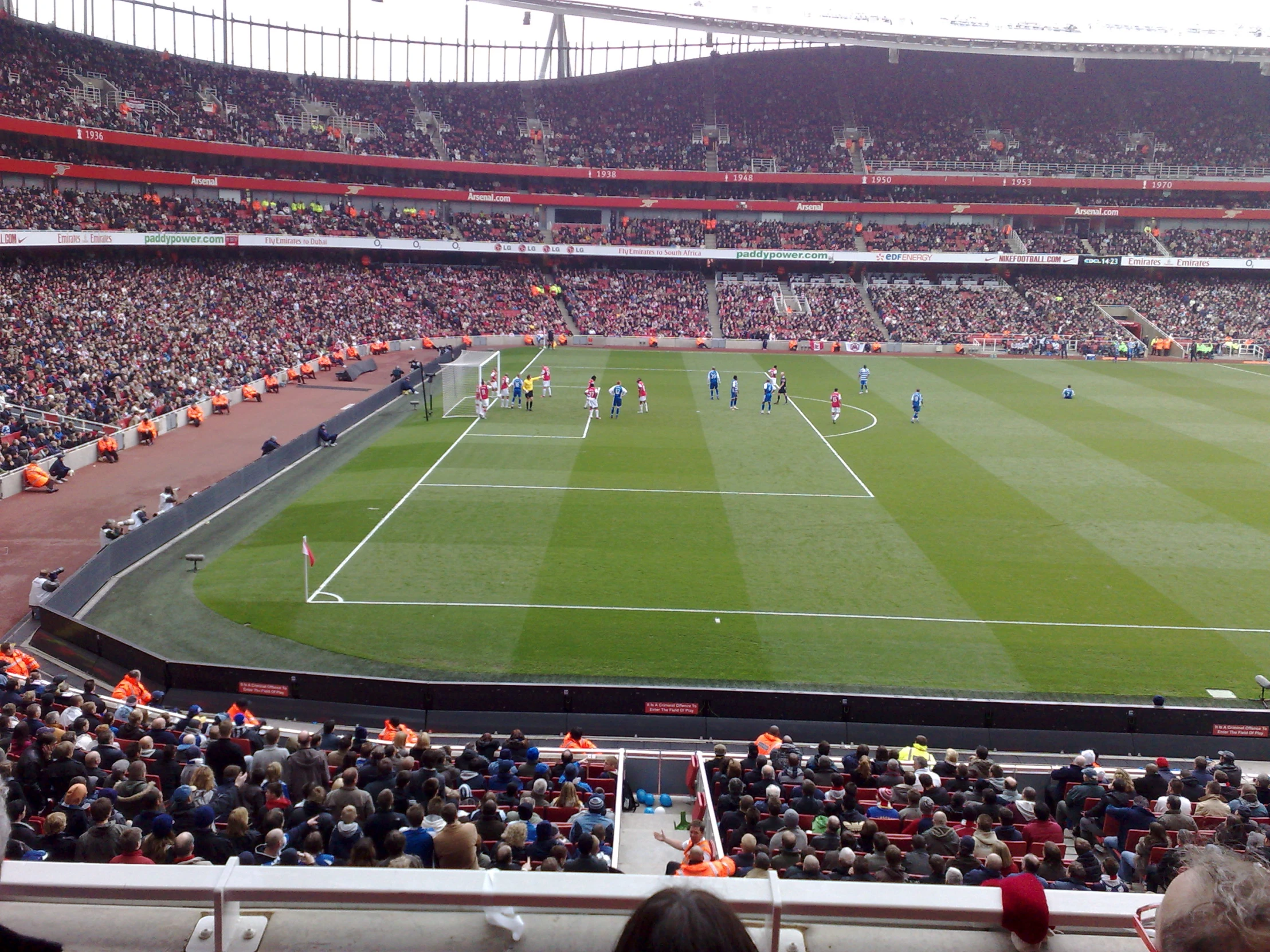 there are a lot of people in the stands at this stadium