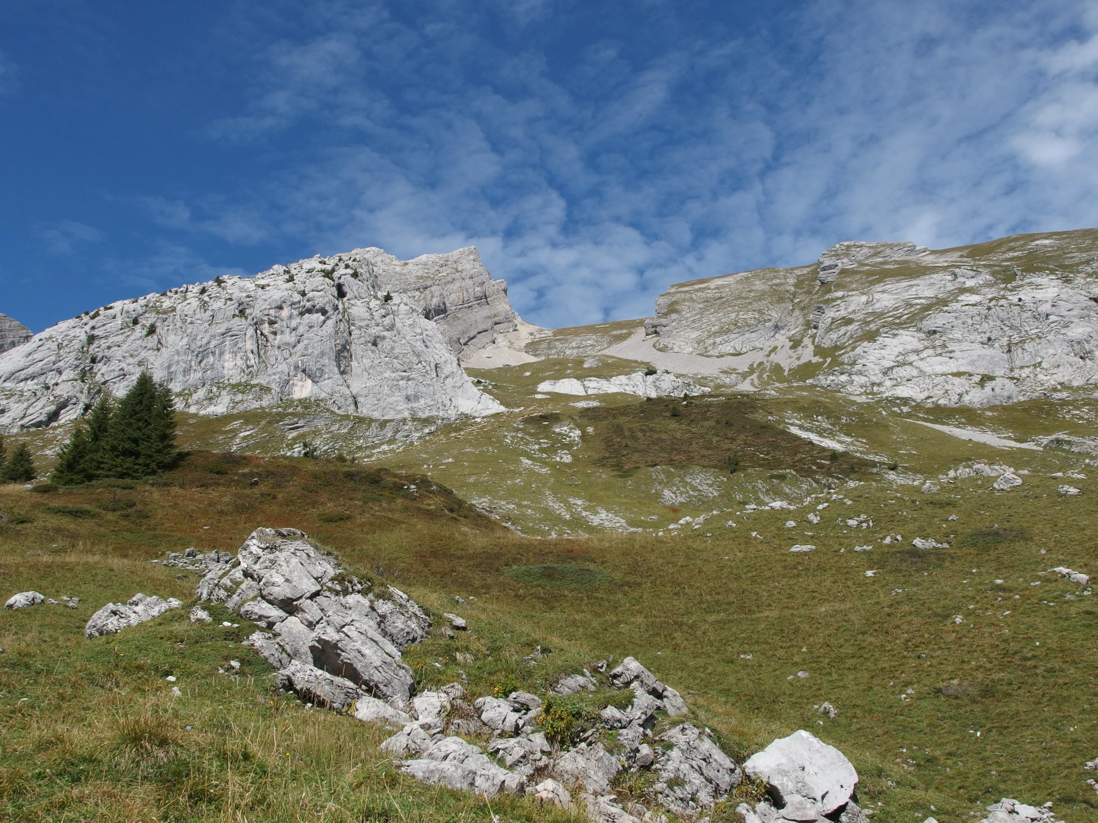 the top of the mountain has very big boulders