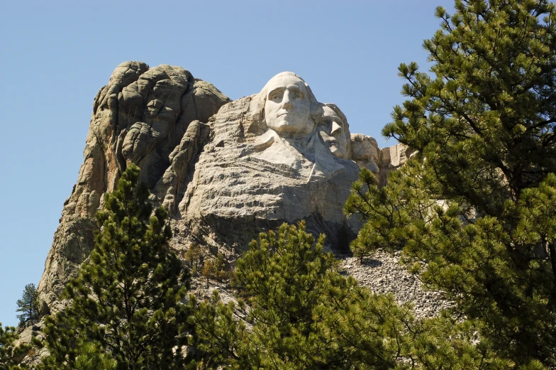 a po of a monument with trees around it