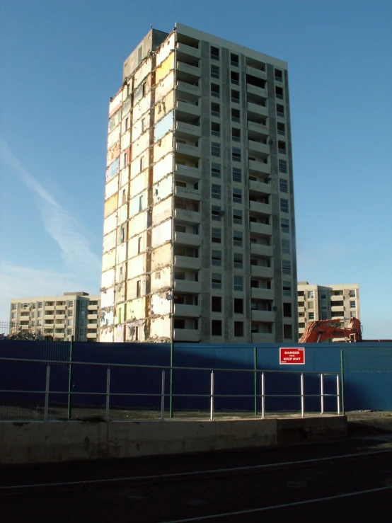 the tall building has many windows in it