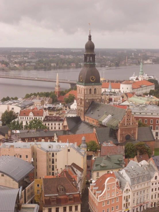 an image of the city and river