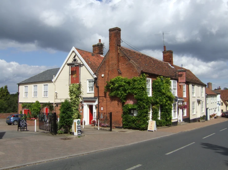 a row of houses sitting next to each other