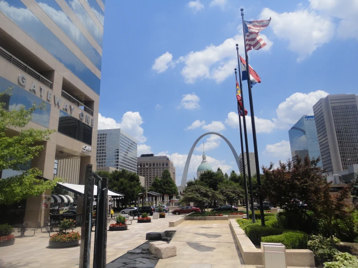 the view of st louis, missouri with the gateway arch and gateway arch