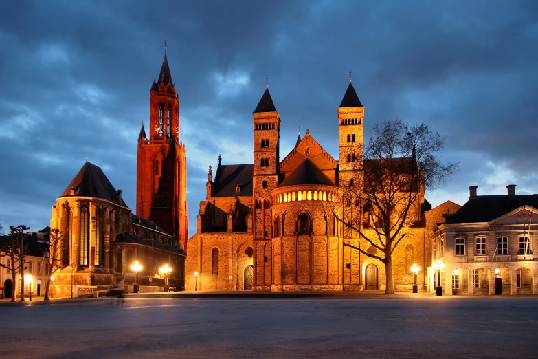 this is a night s of the architecture of an old castle