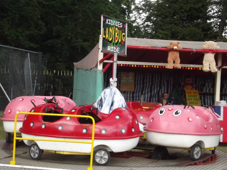 there are two children riding on the rides