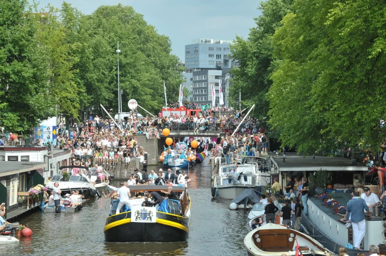 a busy canal filled with lots of boats