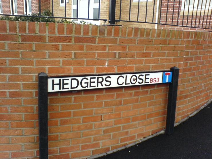 the sign on the wall reads hedgers close