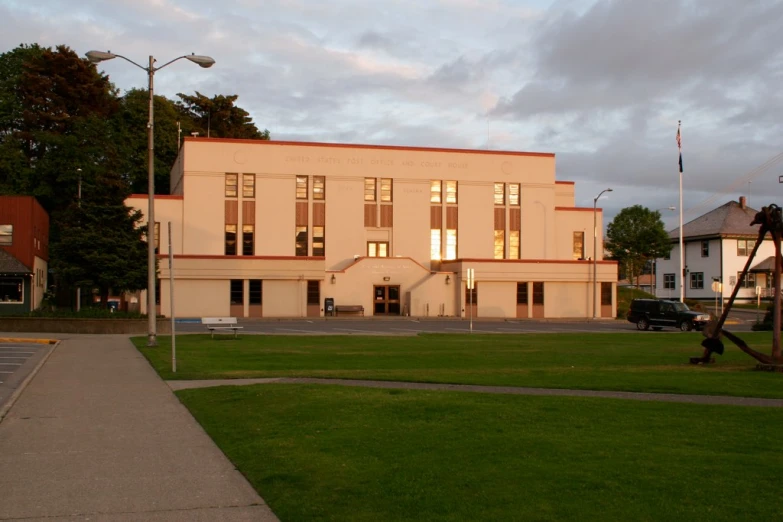 a large, white building with many windows