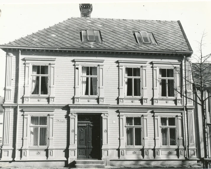 a black and white po of a large building