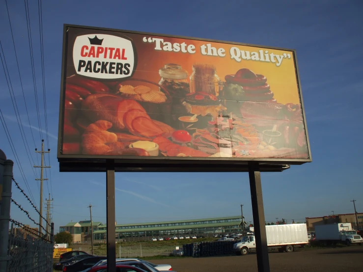a sign advertising capital pay per pound