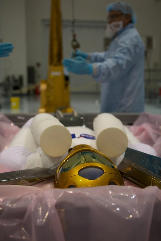 medical technicians and technicians work on a dummy