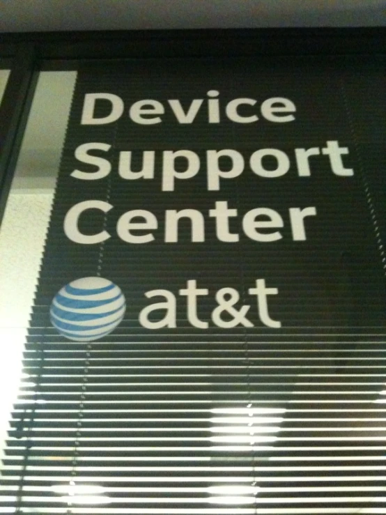 this is the logo for the tech and computer service center at & t