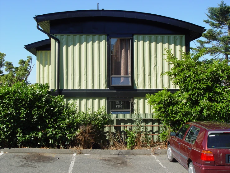 the building has a round roof on top