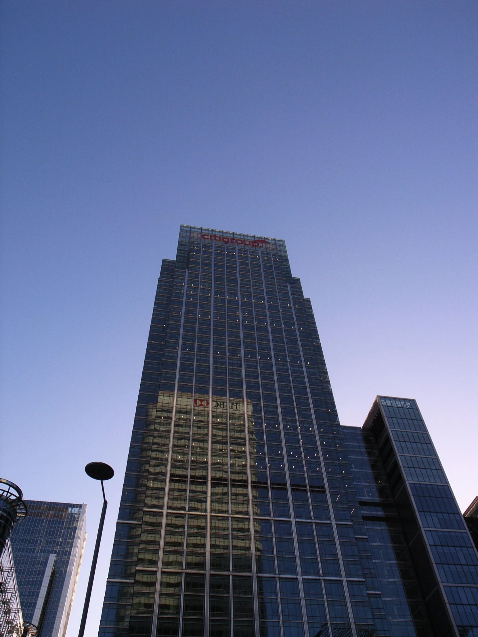 an upward s of the skyscr building