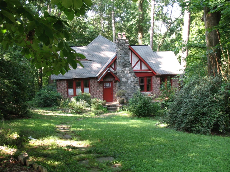 a house in the middle of some trees