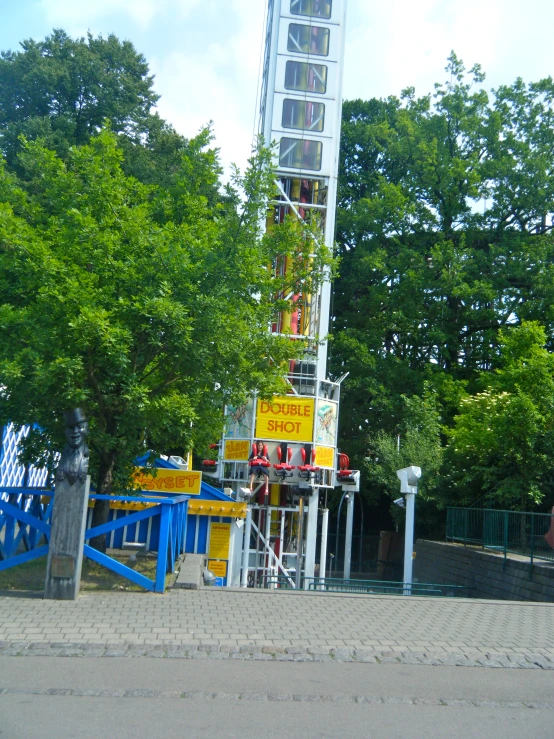 a large tower on top of some steps