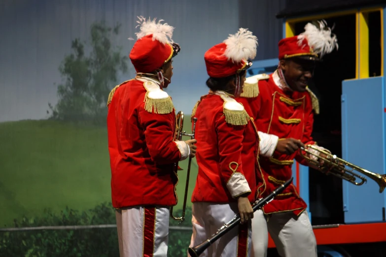 the british soldiers are wearing uniform red and white