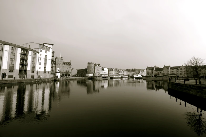 a po of a river that runs through the city