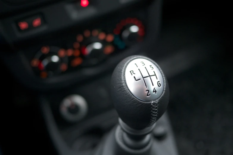 this is a very close up picture of a mechanical lever