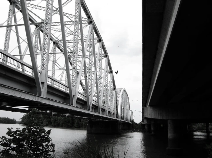 a very big bridge that is over some water