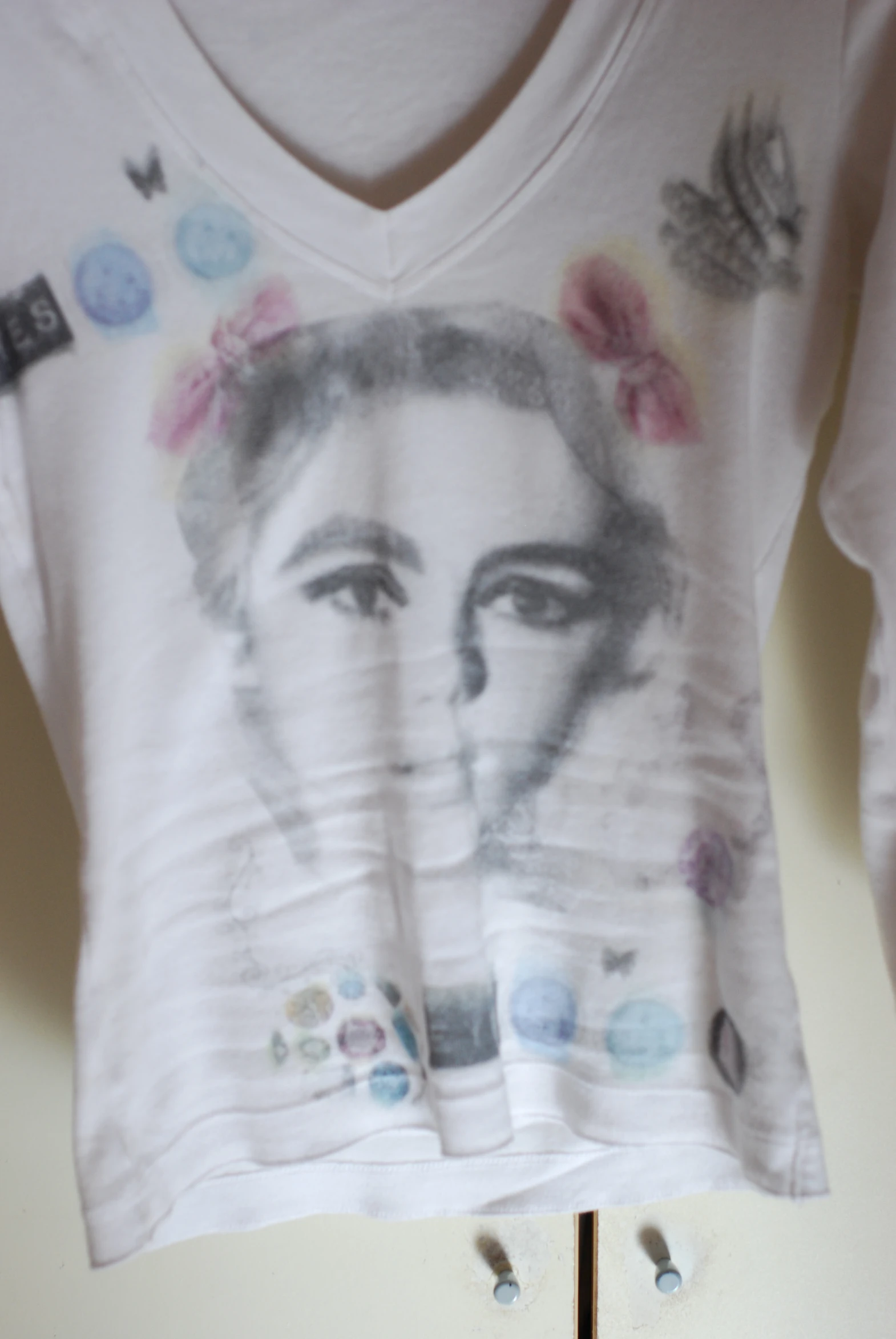 a women's shirt with an image of the famous actress grace smith