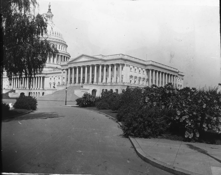 a black and white po of the capital building