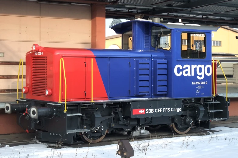 an old train sitting on the side of a platform