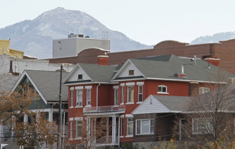 some very big beautiful houses in the mountains