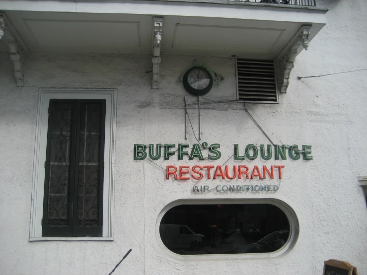 an outside s of a buffa's lounge restaurant