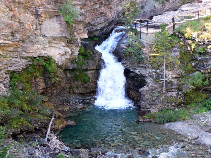 there is a waterfall that looks like it has been frozen