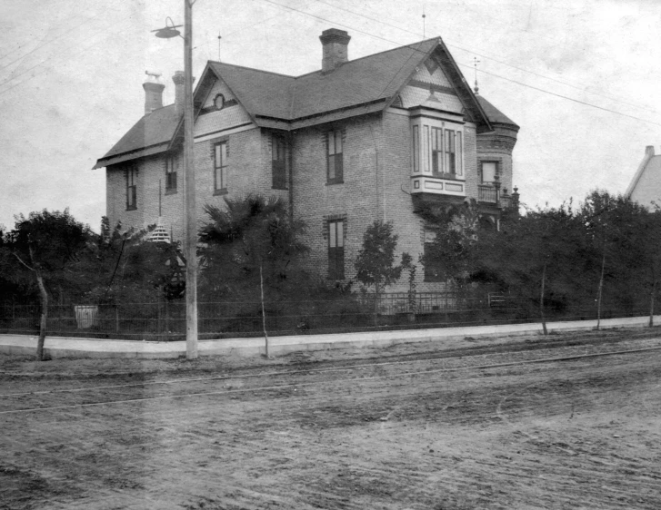 old po of an abandoned house in an industrial area