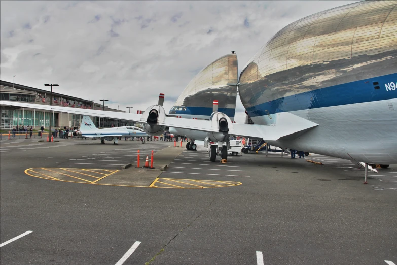 there are many small airplanes on the runway