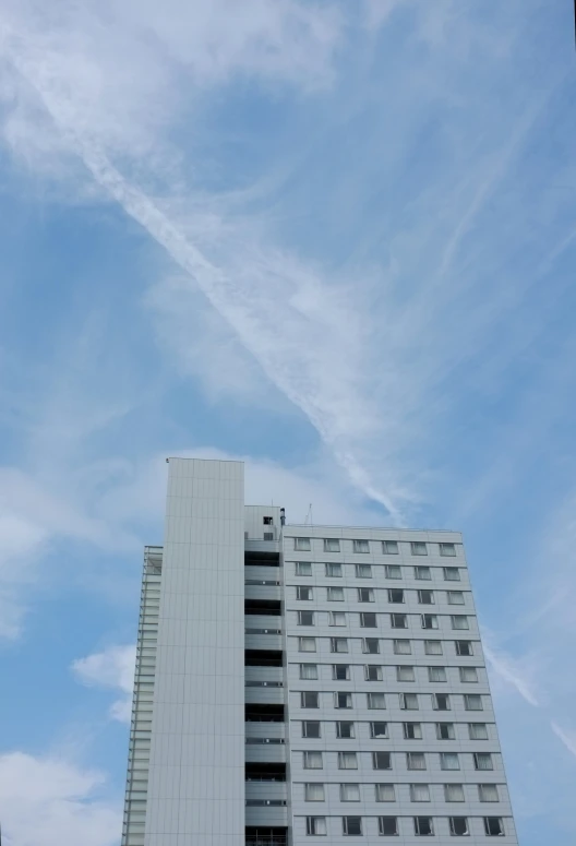 a building that has some windows in front of it