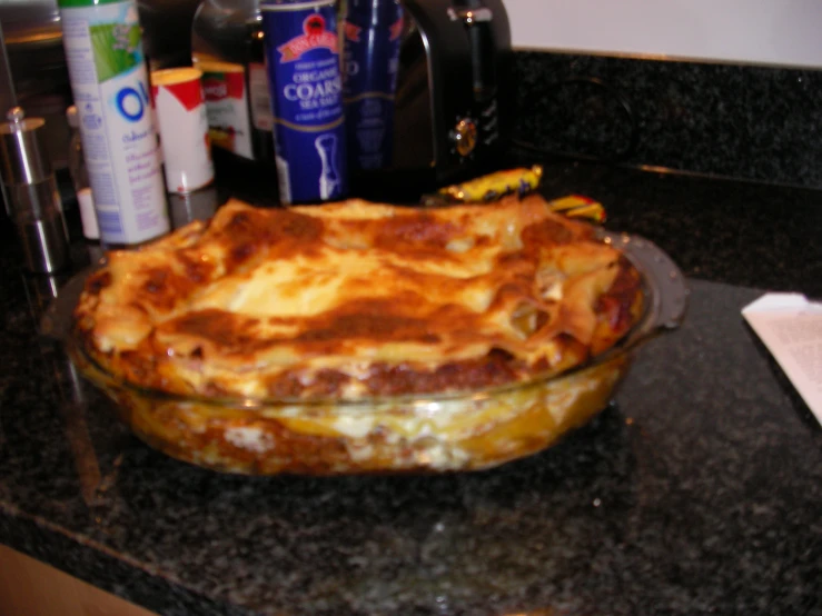 some type of food on the top of the counter