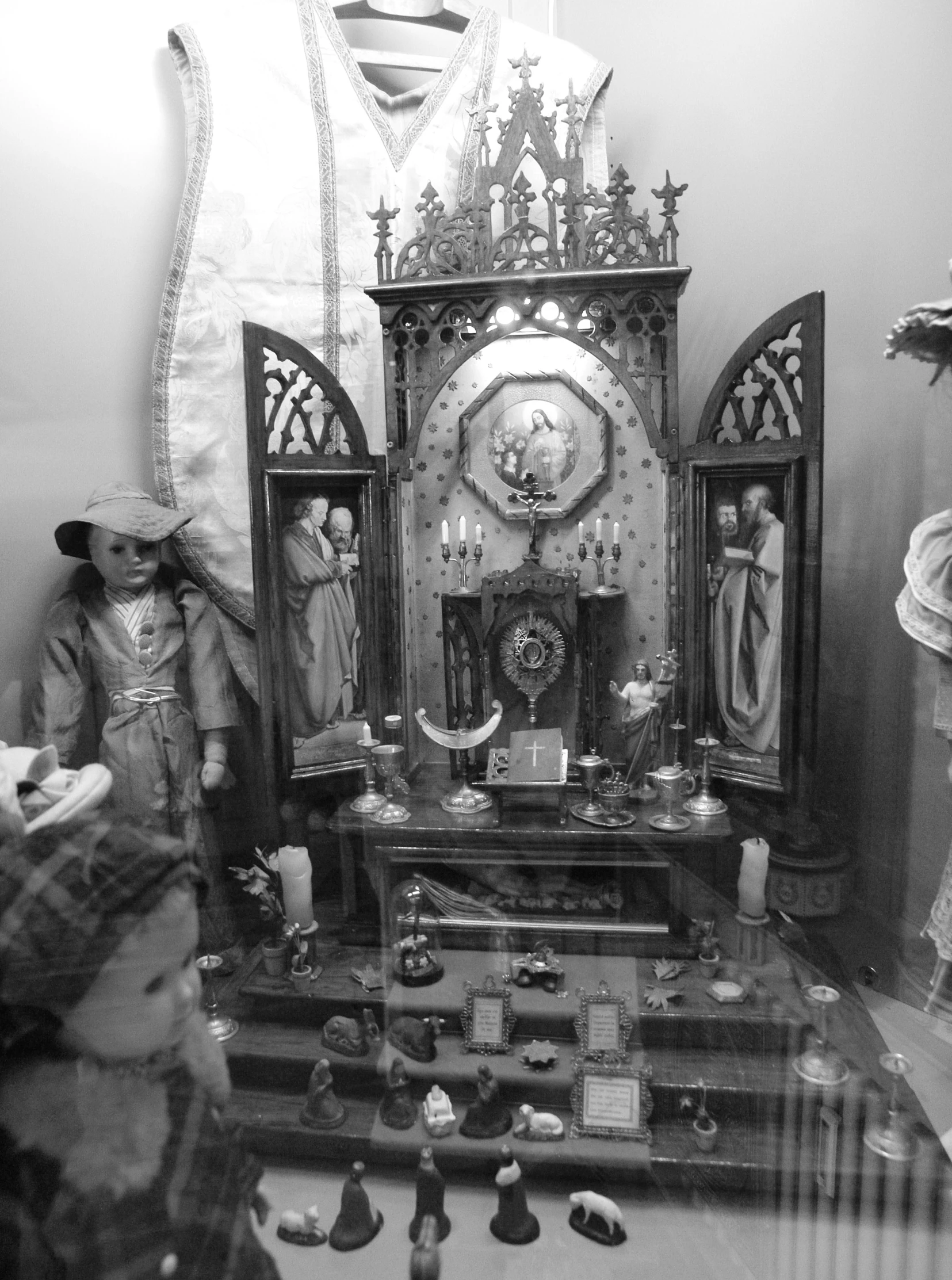 this is a small replica of the altar with statues