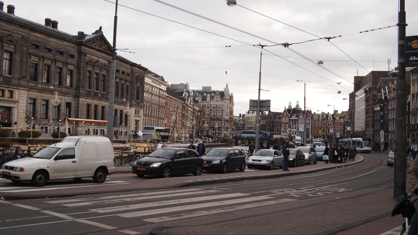 a city street filled with lots of traffic