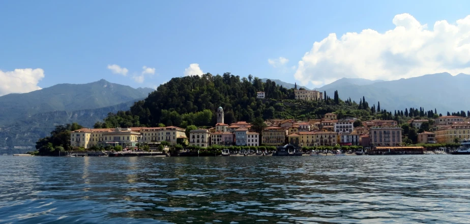 a beautiful island in the middle of a lake