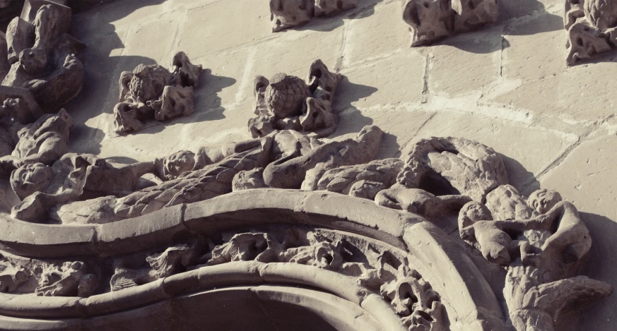 the ornate carving in the building was inspired by chinese