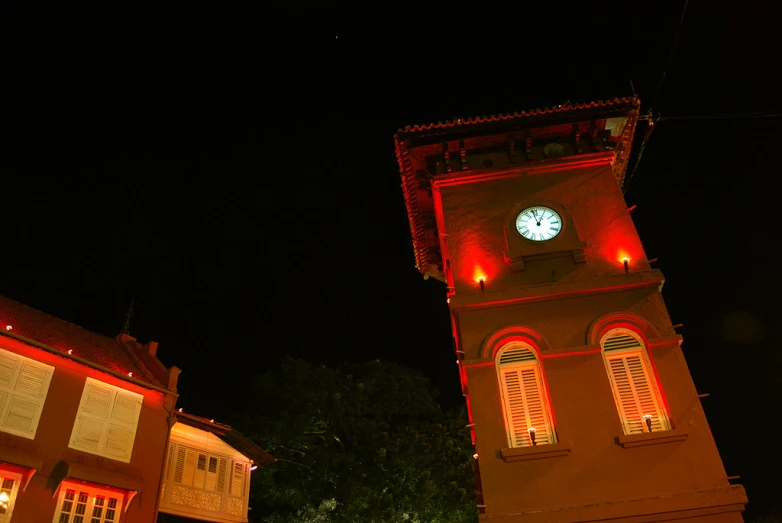 a building has lights around the front and side